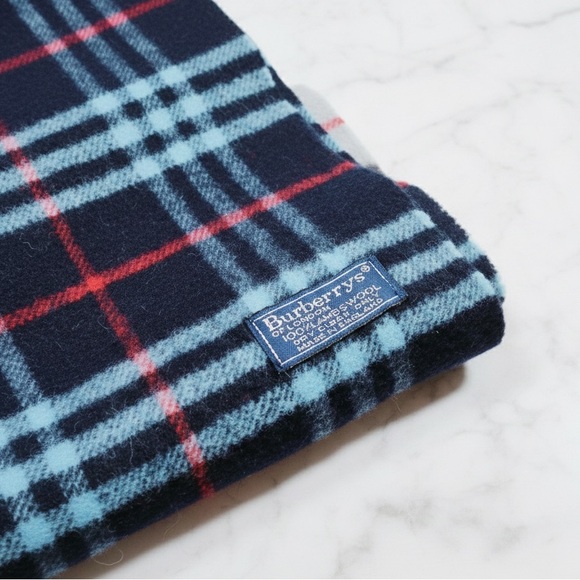 Burberrys Lambswool Scarf - Blue Nova Check - Made in England - Picture 5 of 6